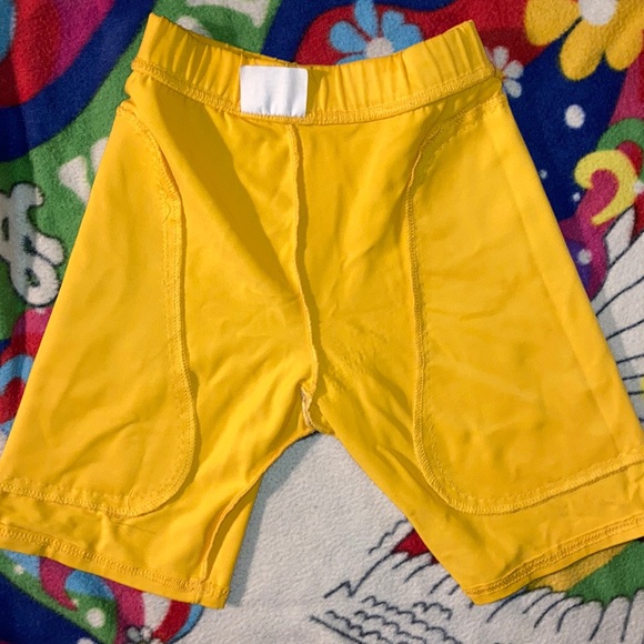 5/$15🌻Adams USA youth athletic shorts size small yellow - Picture 6 of 6